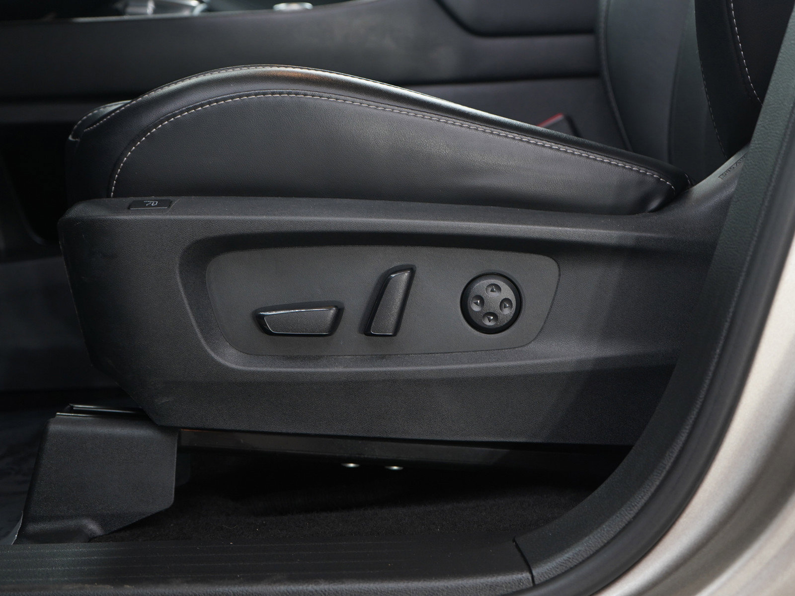 Used 2024 INFINITI QX60 Sensory image 24