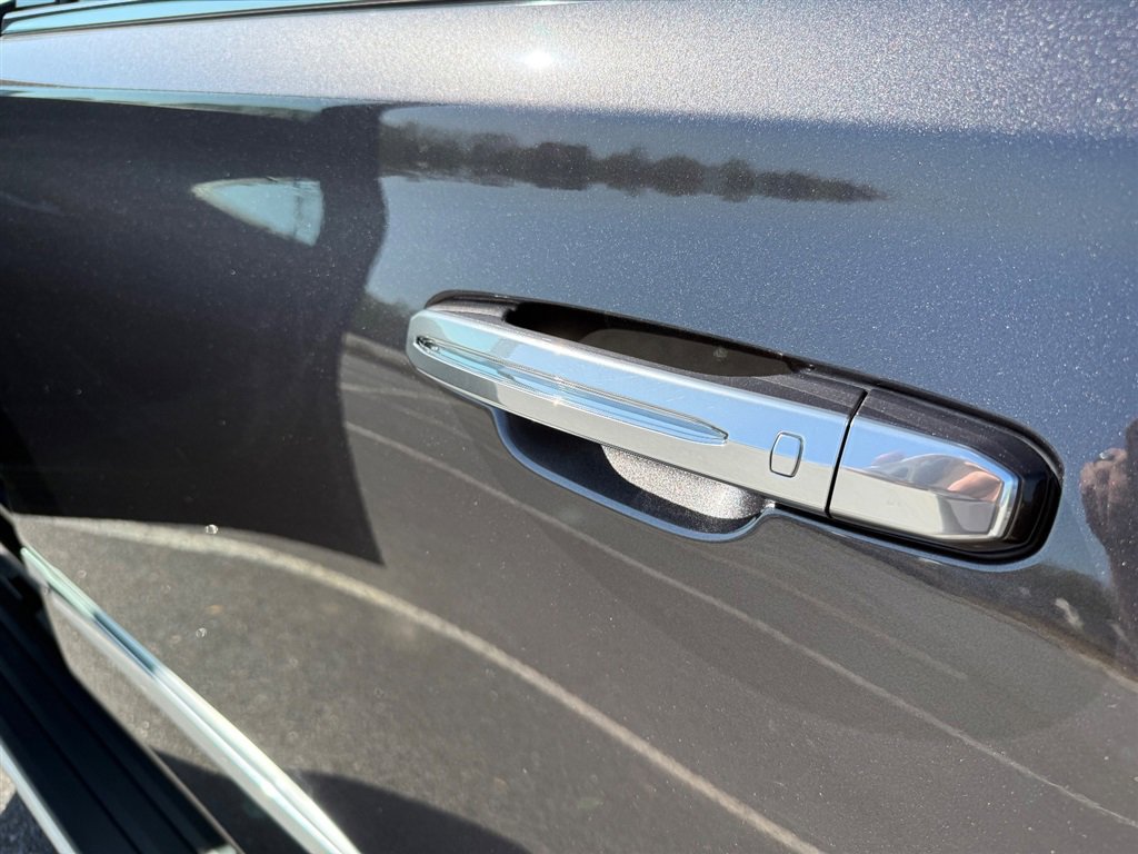 Used 2016 Cadillac Escalade Premium image 11