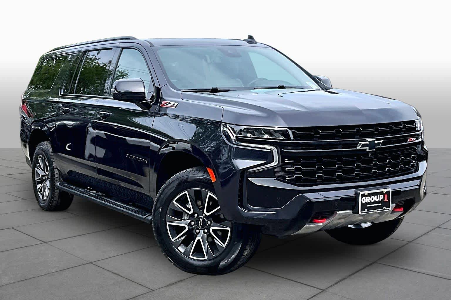 Used 2023 Chevrolet Suburban Z71 w/ Luxury Package AWD/4WD image 3