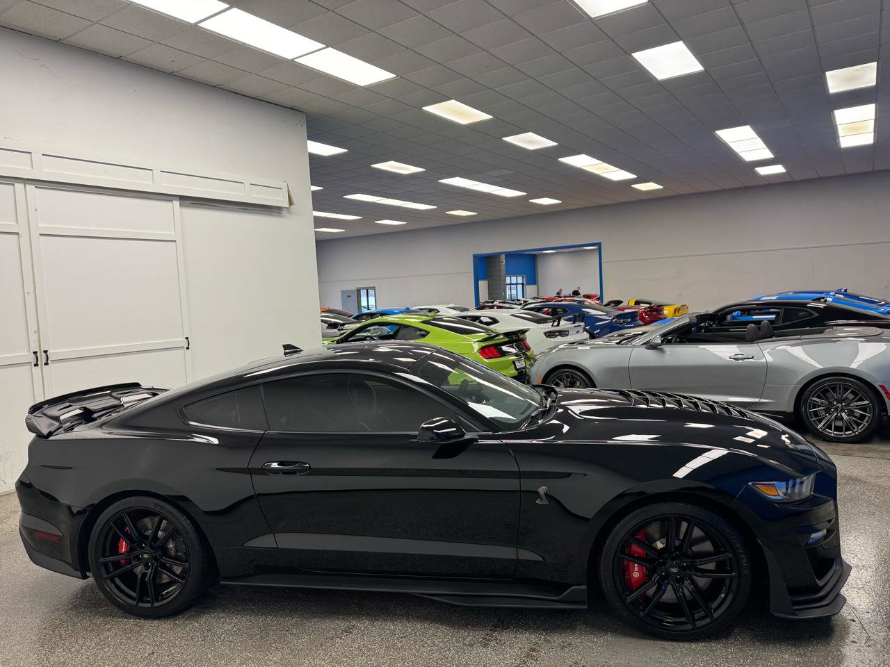 Used 2020 Ford Mustang Shelby GT500 w/ Technology Package RWD image 6