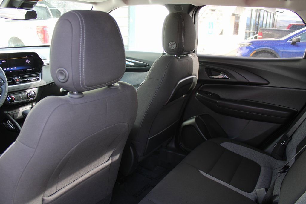 Used 2025 Chevrolet TrailBlazer LT image 16