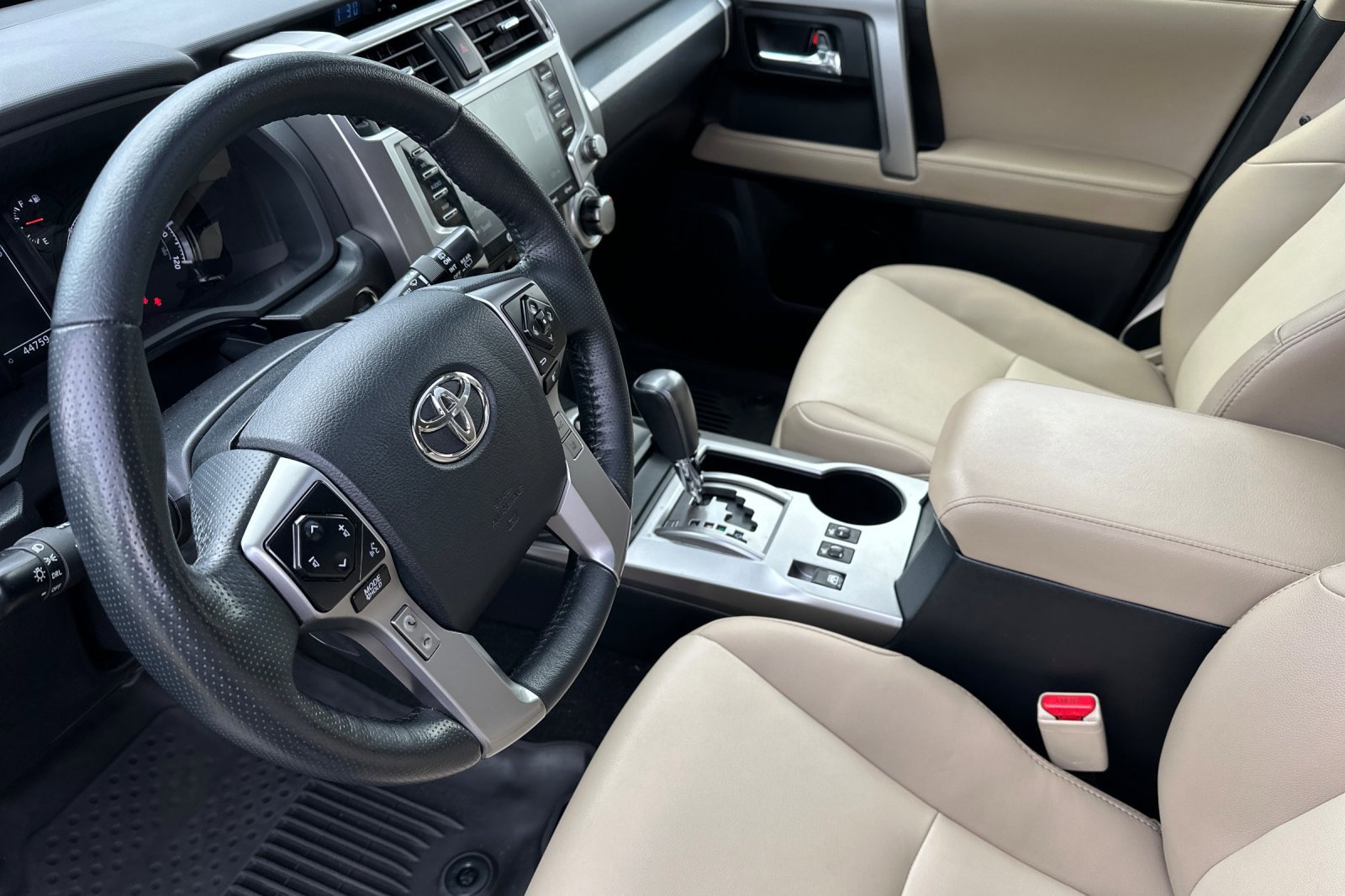 Used 2023 Toyota 4Runner SR5 Premium w/ Moonroof Package image 10