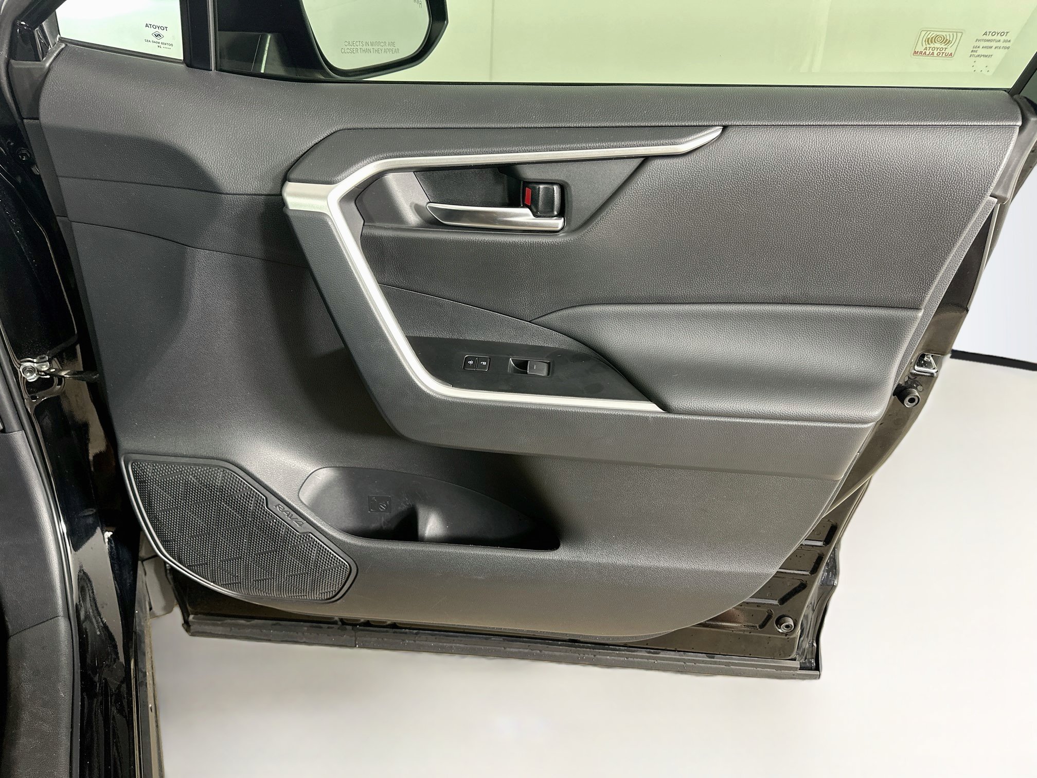 Used 2024 Toyota RAV4 XLE Premium AWD/4WD image 33