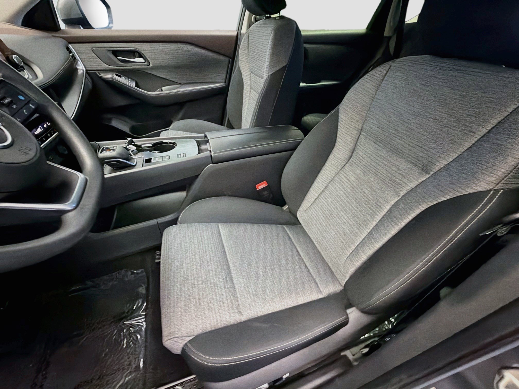 Used 2023 Nissan Rogue SV FWD image 11
