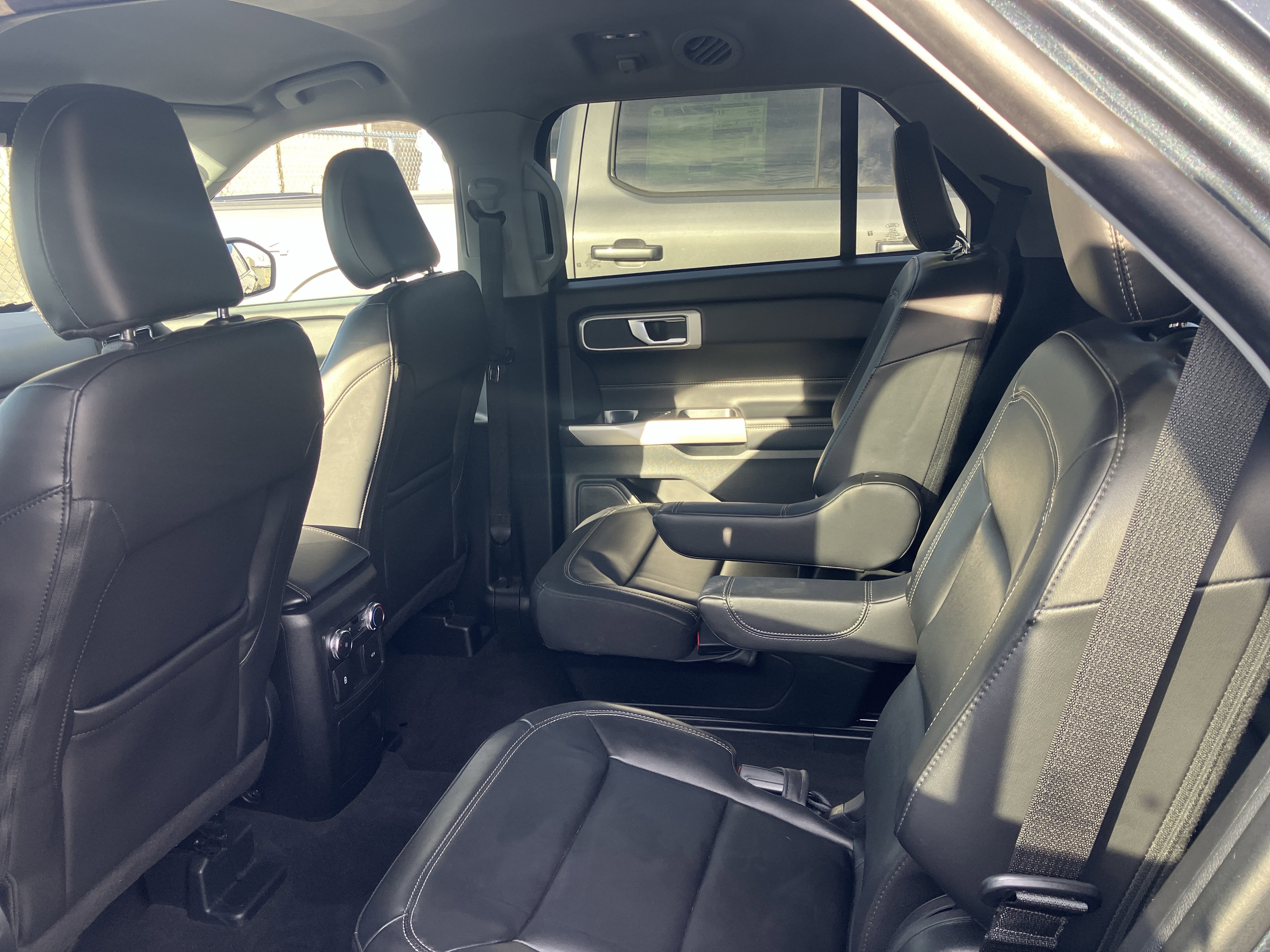 Used 2022 Ford Explorer XLT w/ Equipment Group 202A image 32