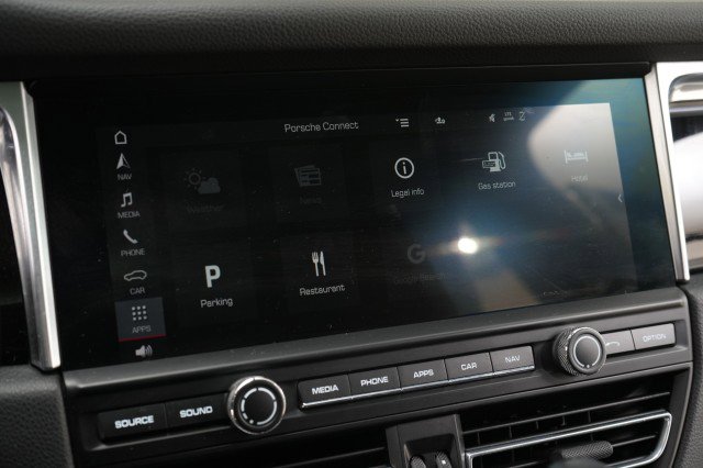 Used 2020 Porsche Macan image 56