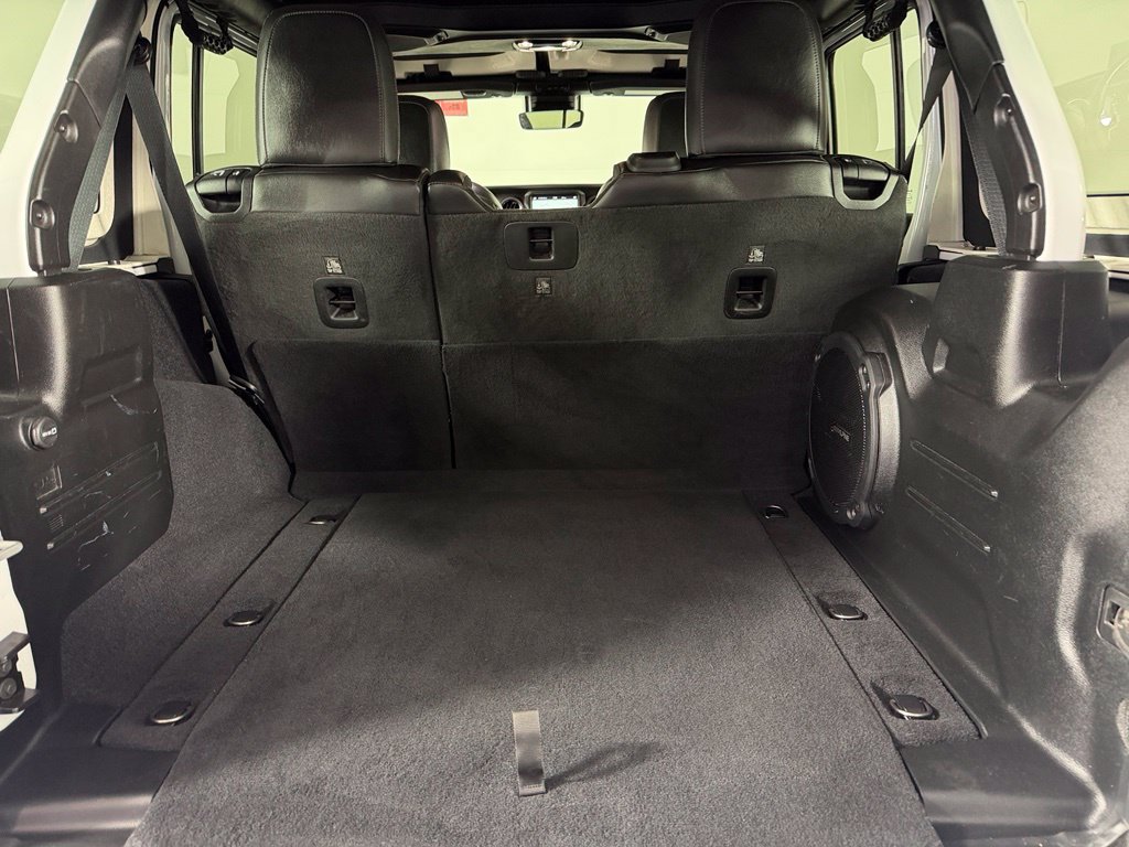 Used 2021 Jeep Wrangler Unlimited Sahara AWD/4WD image 37