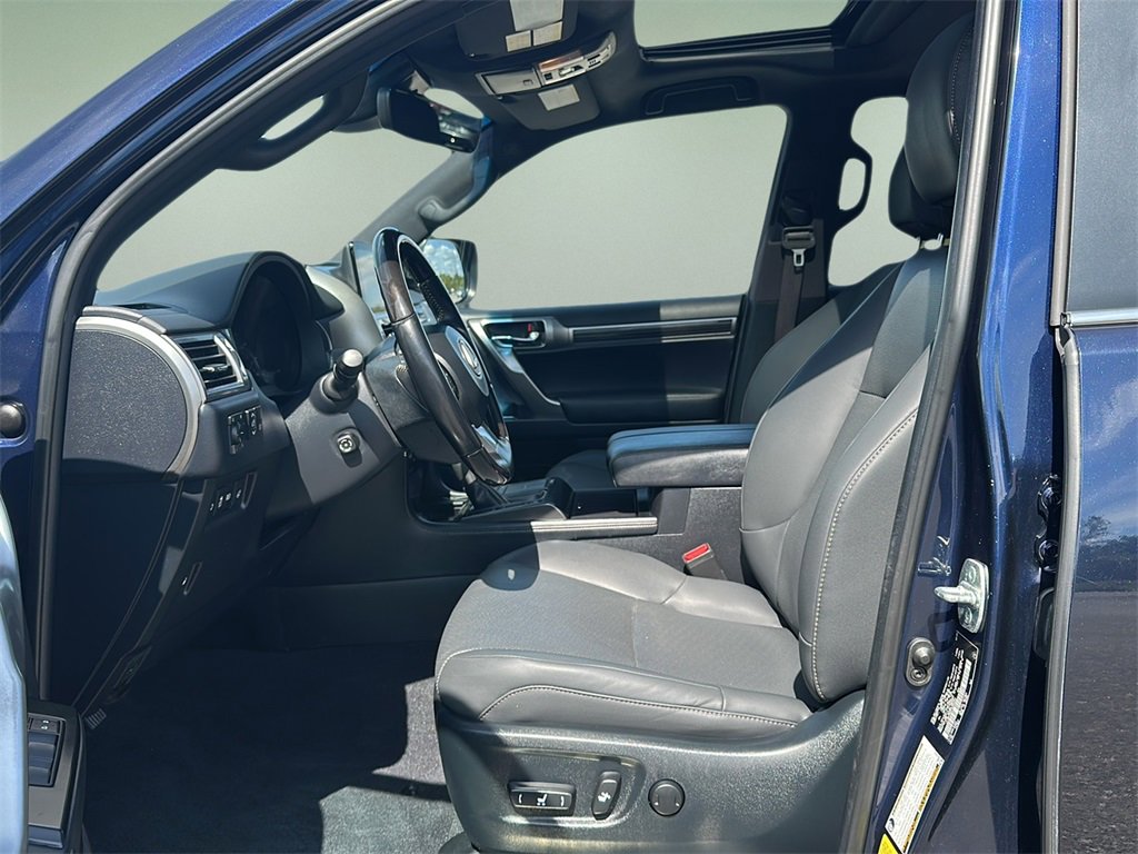 Used 2023 Lexus GX 460 Premium w/ Premium Package image 10