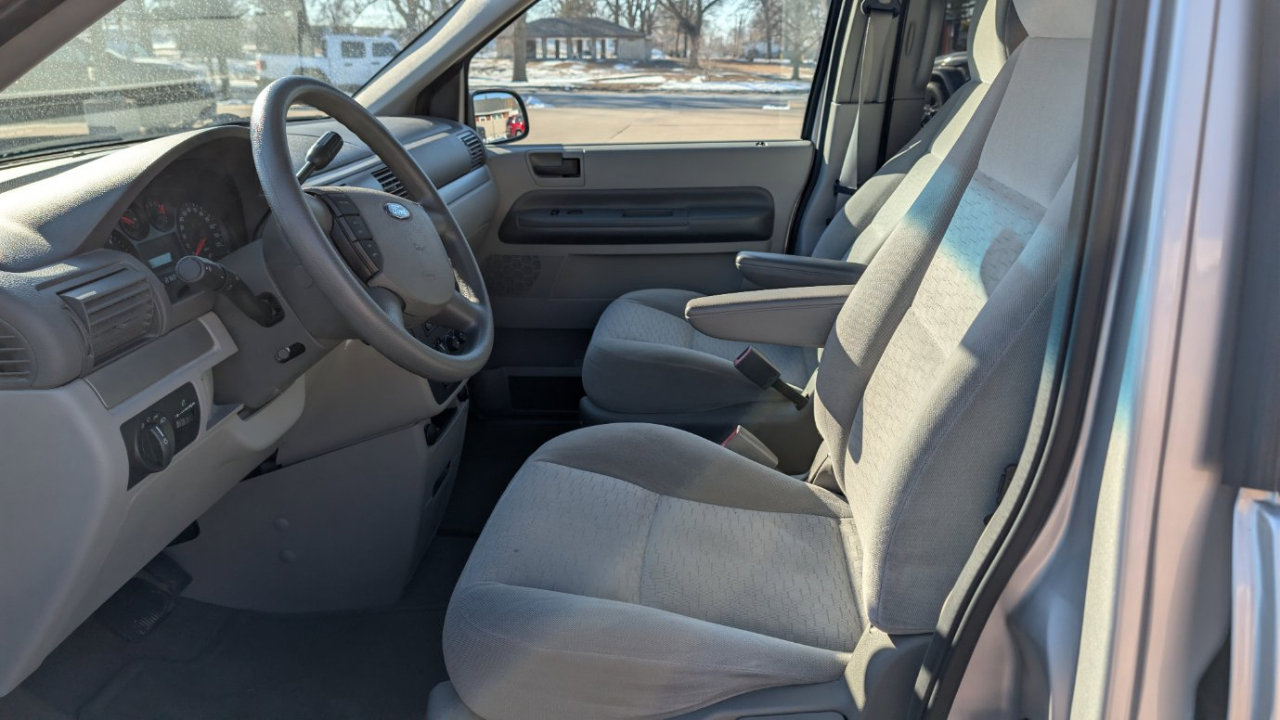 Used 2005 Ford Freestar SE image 13