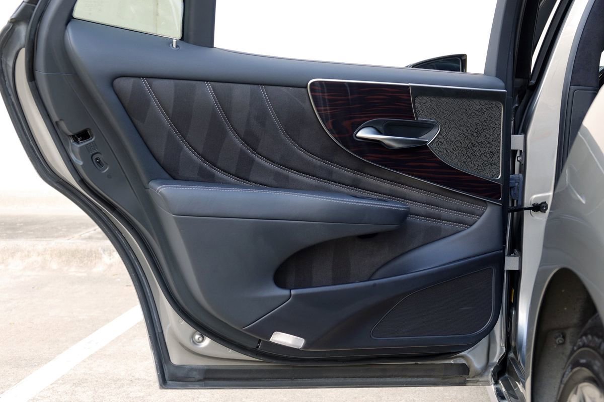 Used 2019 Lexus LS 500 image 37