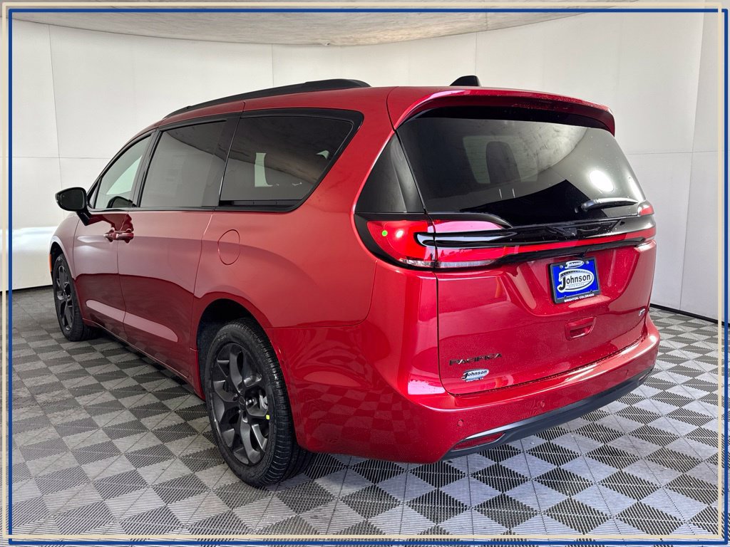New 2027 Chrysler Pacifica Select AWD/4WD image 9