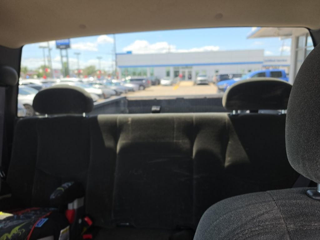 Used 2004 Chevrolet Silverado 2500 LS w/ Skid Plate Package image 3