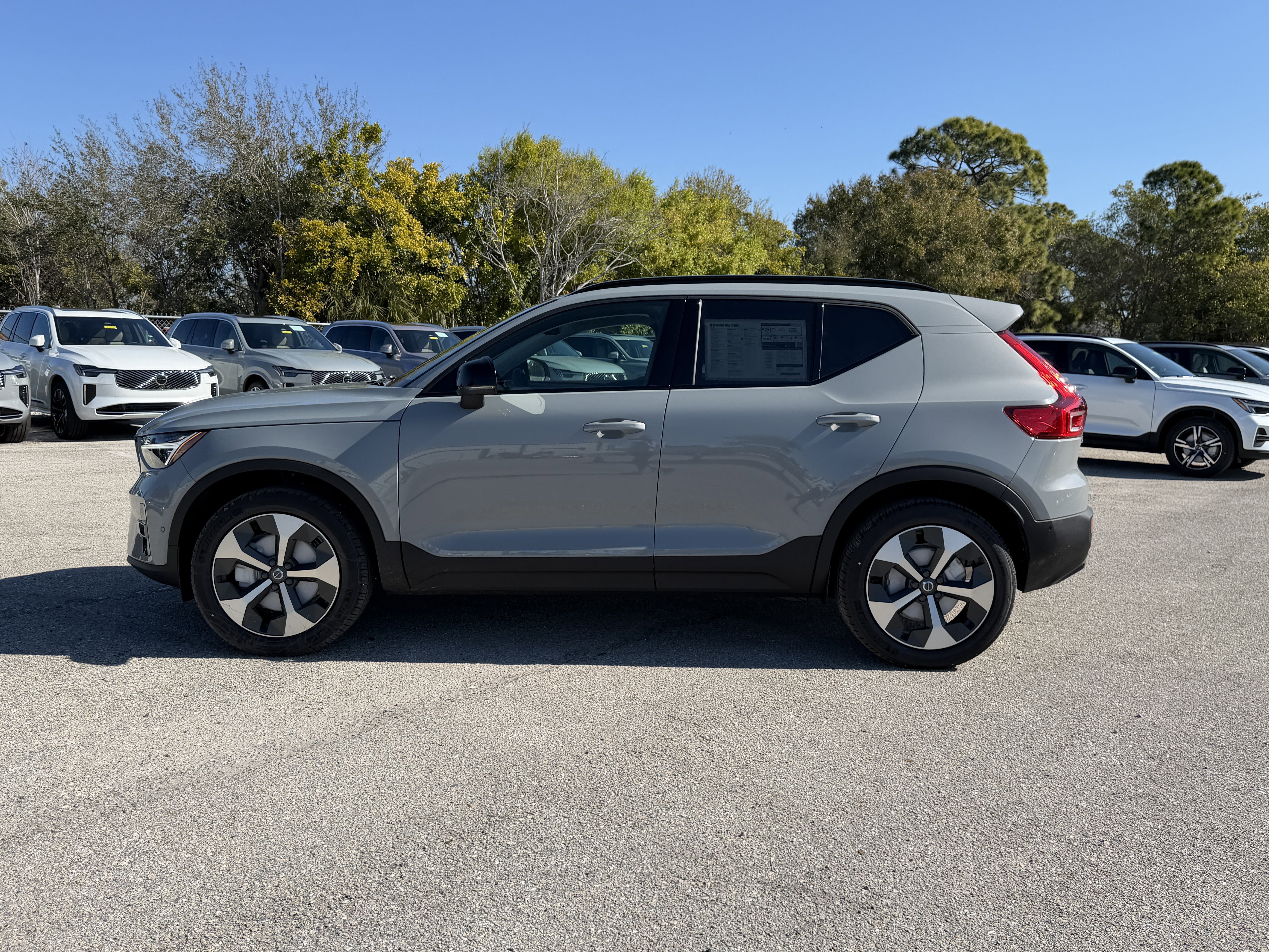 New 2026 Volvo XC40 B5 Plus w/ Climate Package image 6