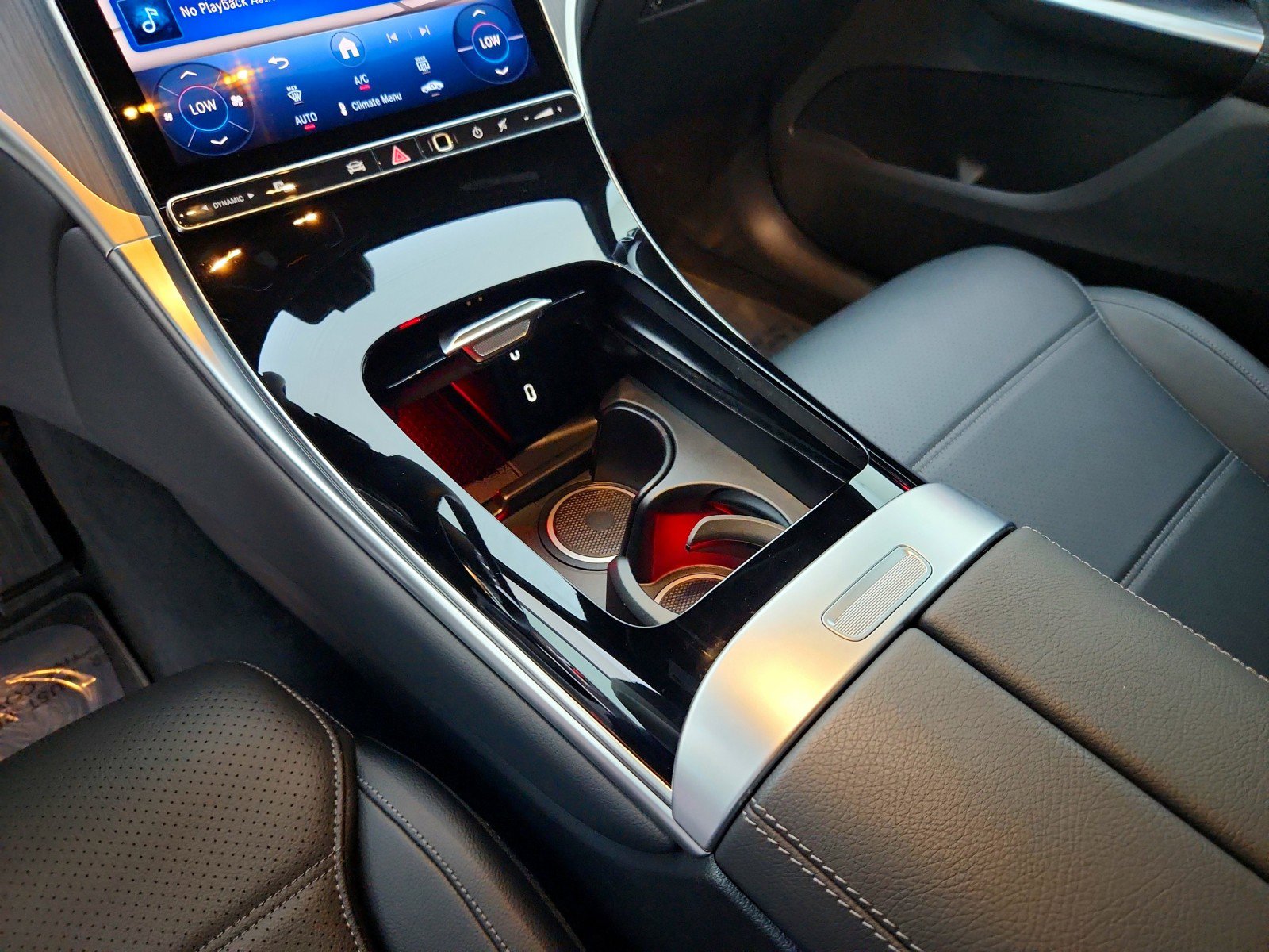 Used 2025 Mercedes-Benz GLC 300 image 25
