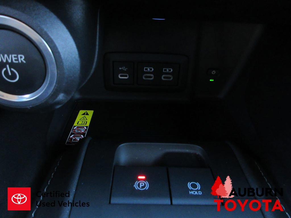 Certified 2024 Toyota Venza LE image 18