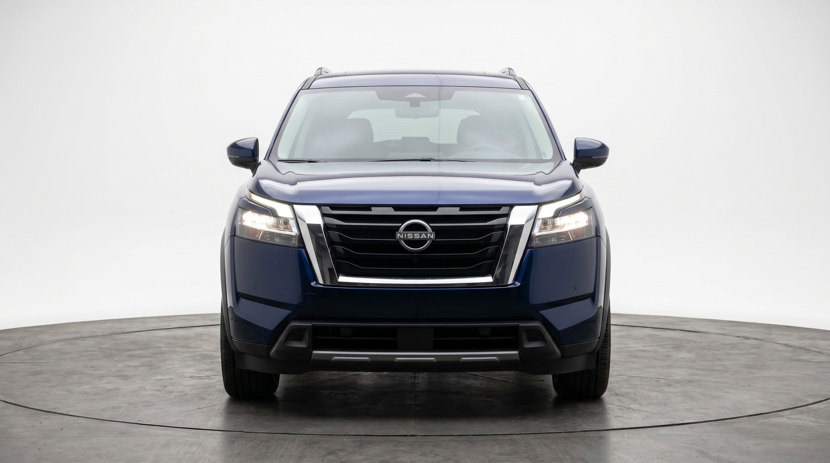 Used 2025 Nissan Pathfinder SV FWD image 2