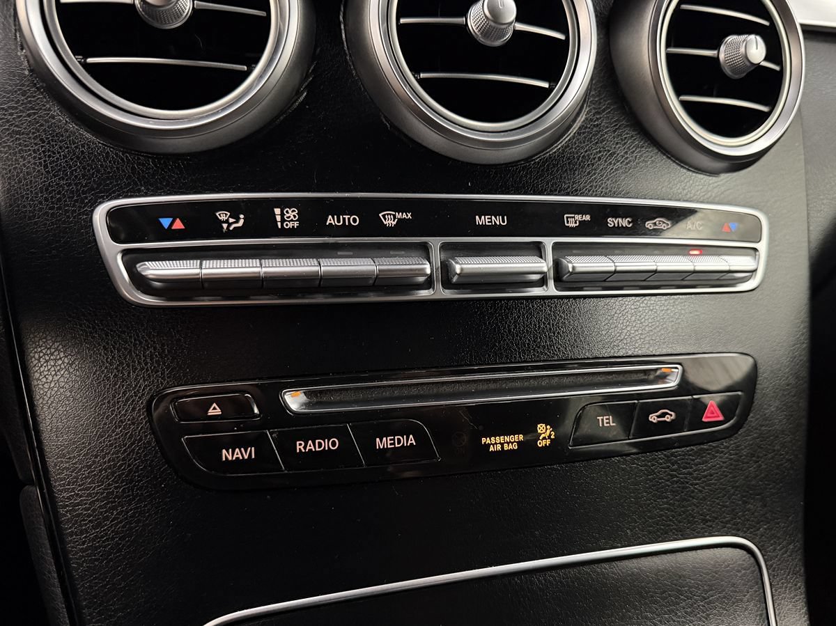 Used 2017 Mercedes-Benz GLC 300 4MATIC image 24