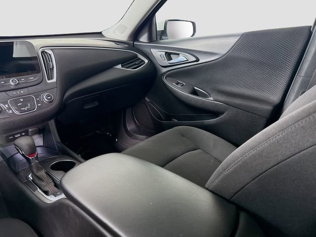 Used 2025 Chevrolet Malibu RS FWD image 22