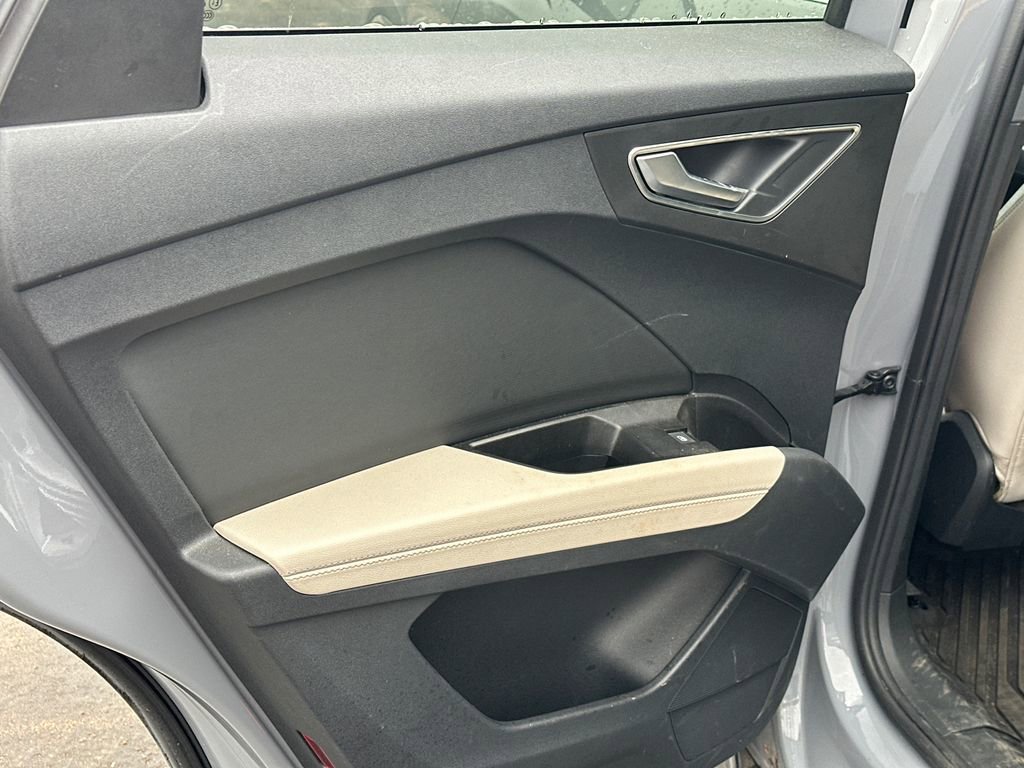 Used 2022 Audi Q4 e-tron Premium image 21