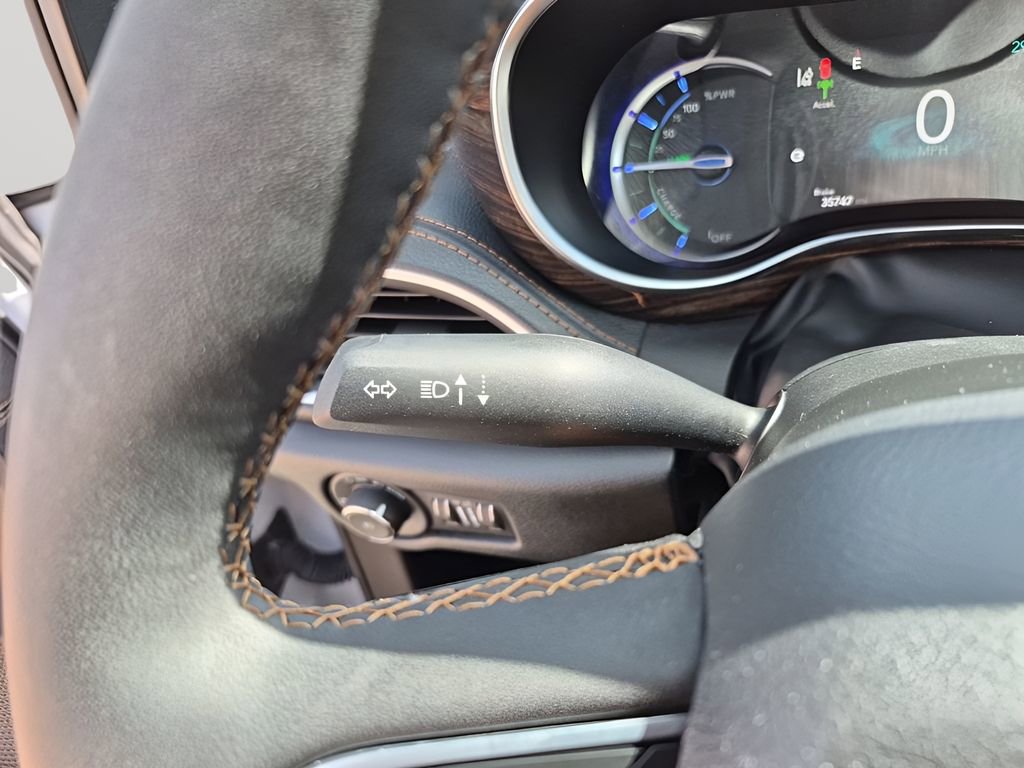 Used 2023 Chrysler Pacifica Pinnacle image 36