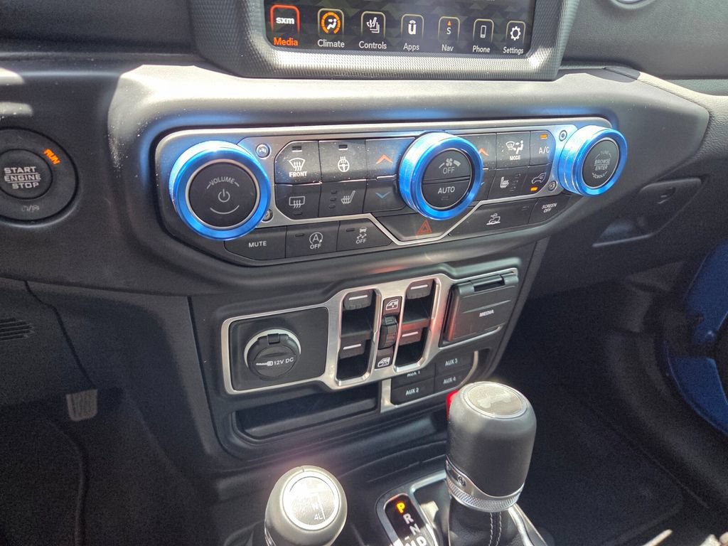 Used 2022 Jeep Wrangler Unlimited Sahara w/ LED Lighting Group AWD/4WD image 25