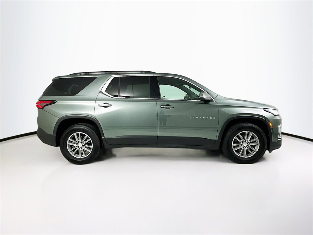 Used 2023 Chevrolet Traverse LT image 4