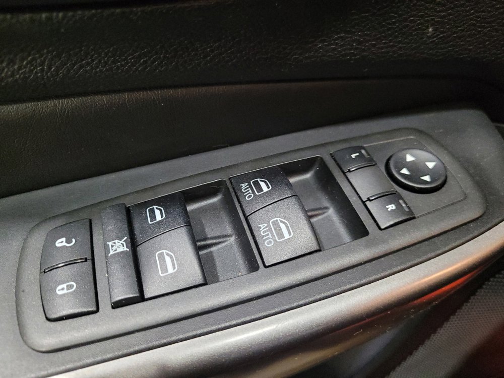 Used 2021 Jeep Cherokee Latitude Lux w/ Comfort/Convenience Group AWD/4WD image 27