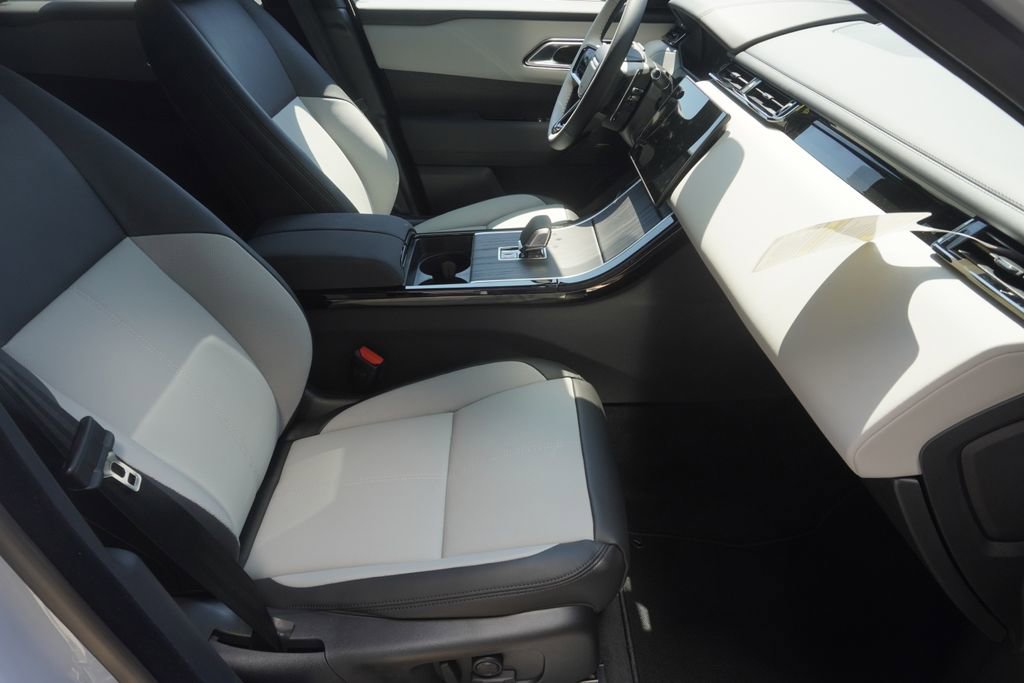 New 2026 Land Rover Range Rover Velar Dynamic SE image 23