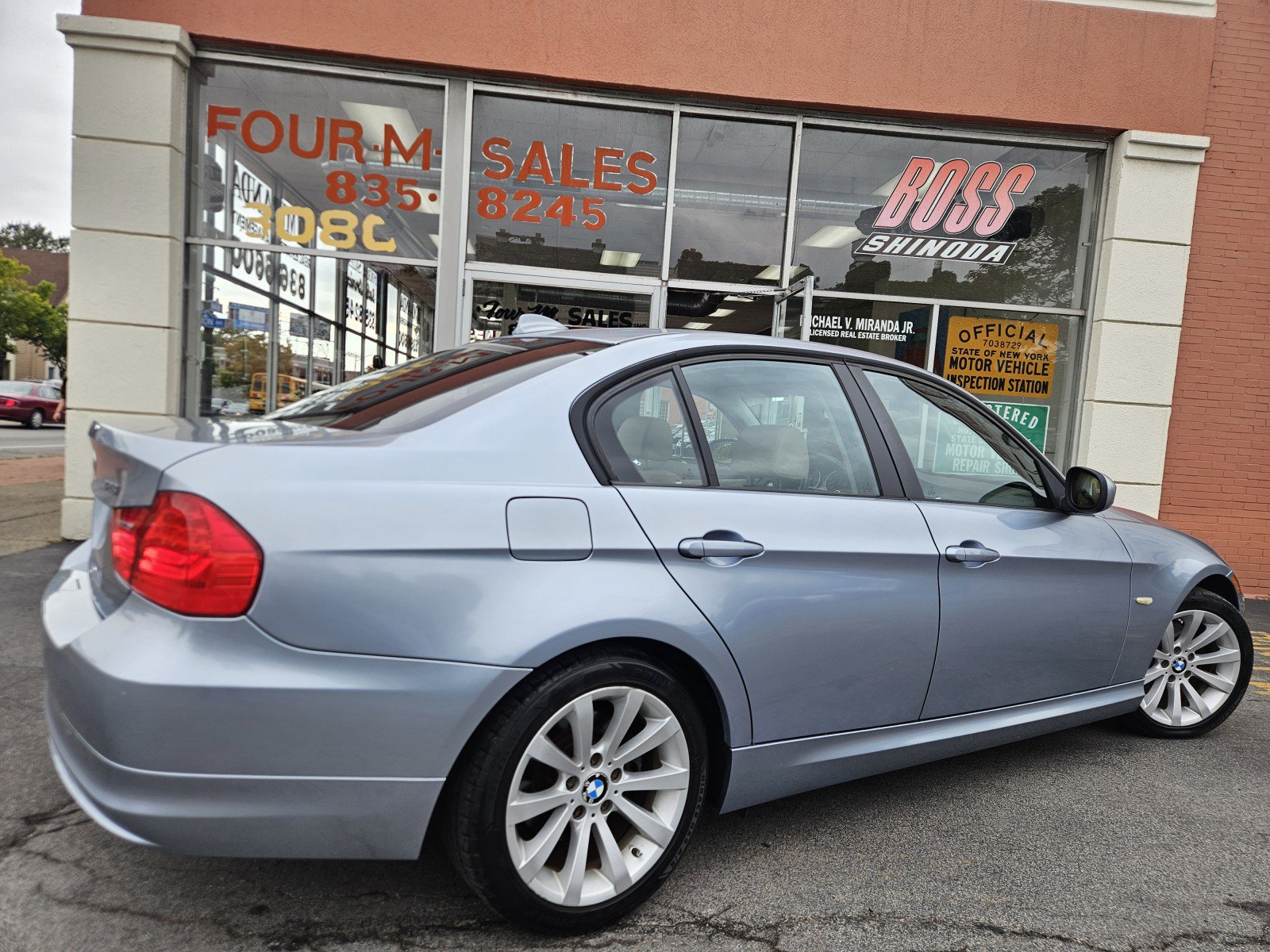 Used 2011 BMW 328i Sedan RWD image 3
