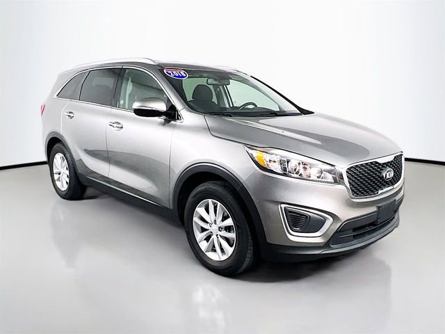 Used 2018 Kia Sorento LX image 2