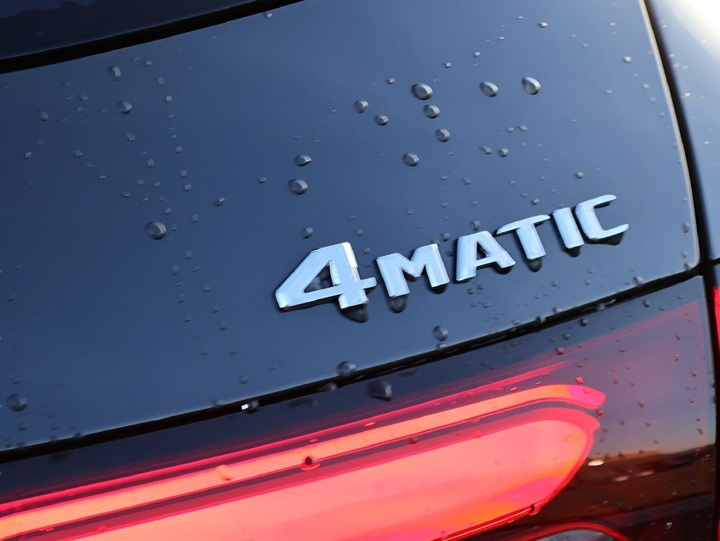 Used 2026 Mercedes-Benz GLC 300 4MATIC image 9