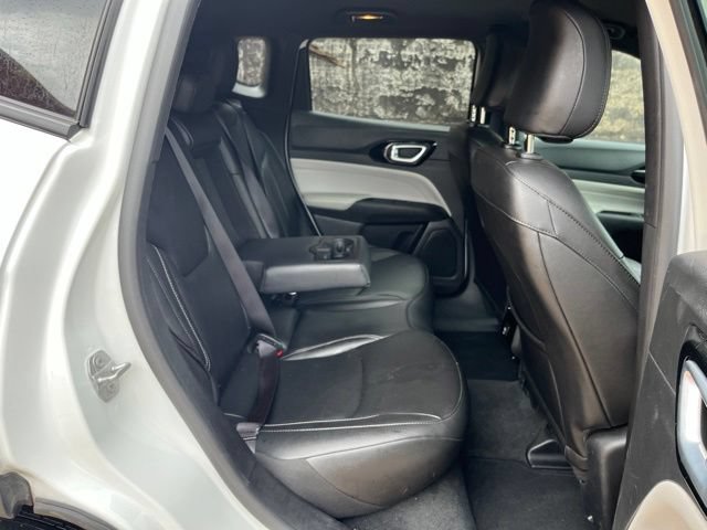 Used 2025 Jeep Compass Limited AWD/4WD image 17
