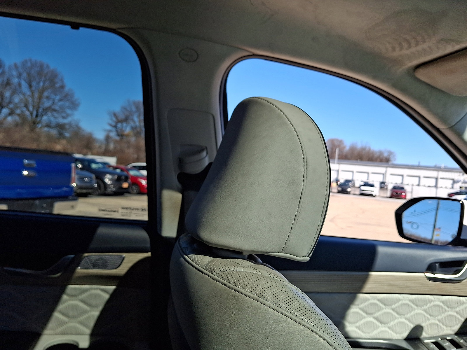 Used 2022 Hyundai Palisade Calligraphy image 13