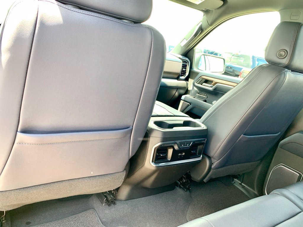 Used 2023 Chevrolet Silverado 1500 High Country w/ Technology Package AWD/4WD image 20