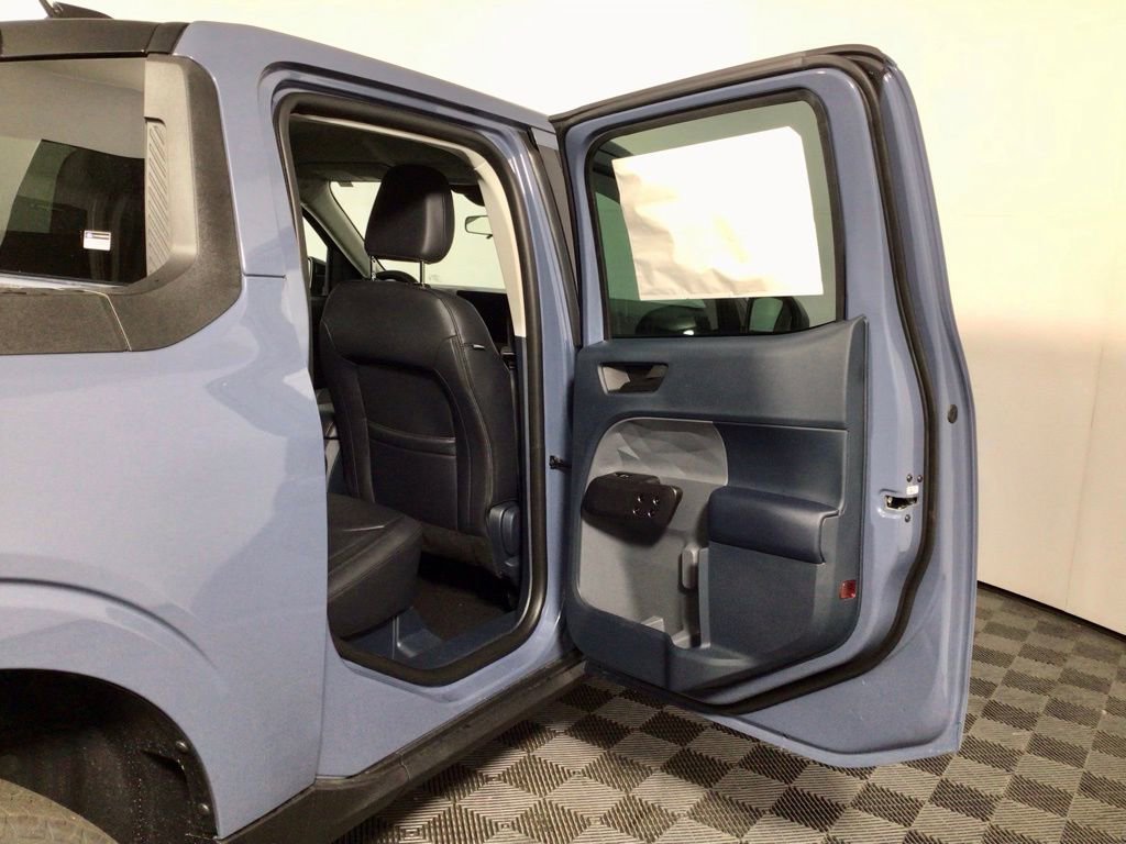 New 2026 Ford Maverick Lariat w/ Black Appearance Package image 32