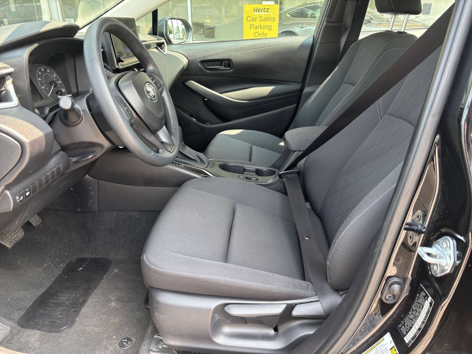 Used 2025 Toyota Corolla LE FWD image 25