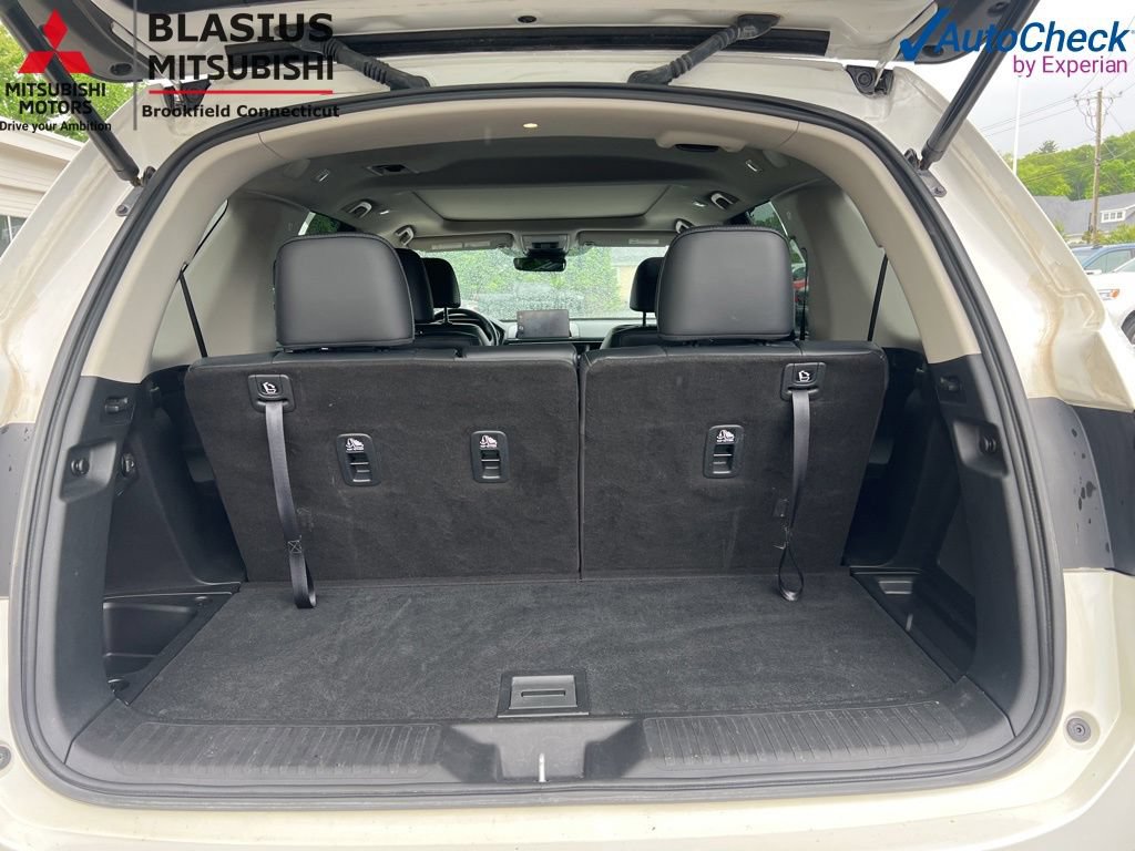 Used 2023 Honda Pilot Touring image 10