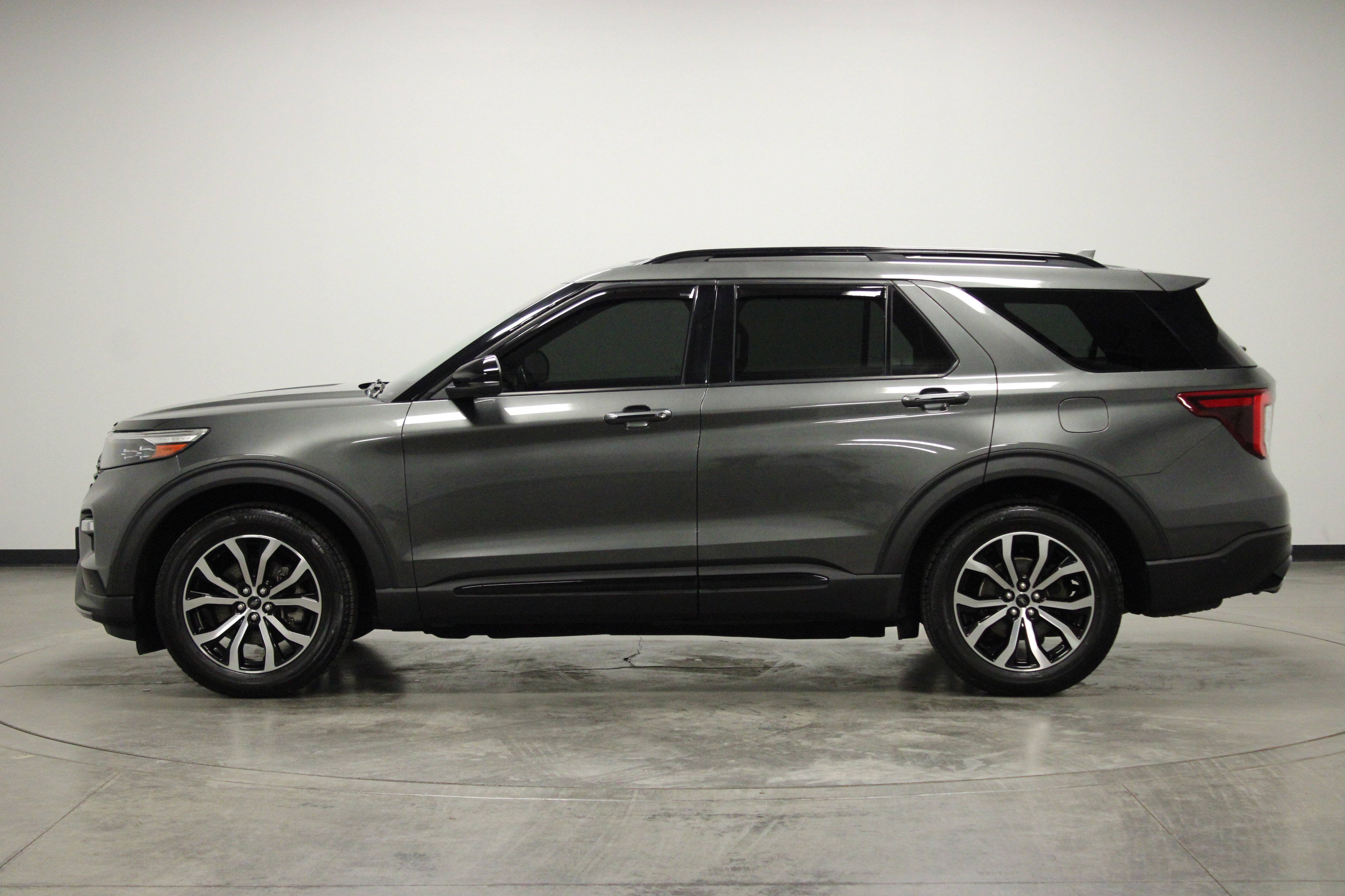 Used 2020 Ford Explorer ST AWD/4WD image 5