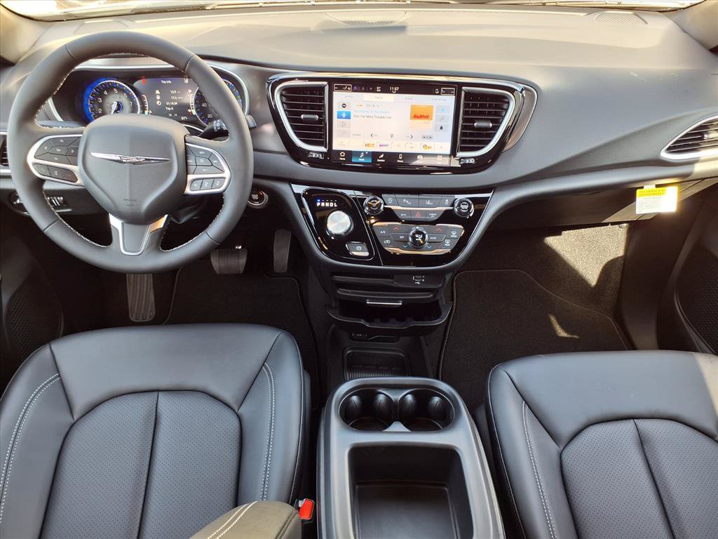 New 2026 Chrysler Voyager LX FWD image 3