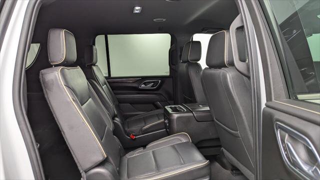 Used 2023 Chevrolet Suburban Premier image 19