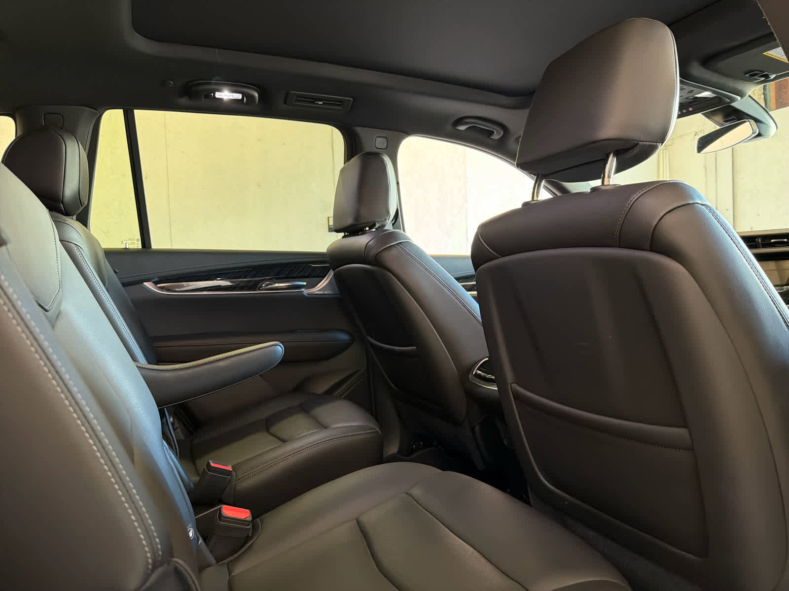 Used 2025 Cadillac XT6 Premium Luxury FWD image 34