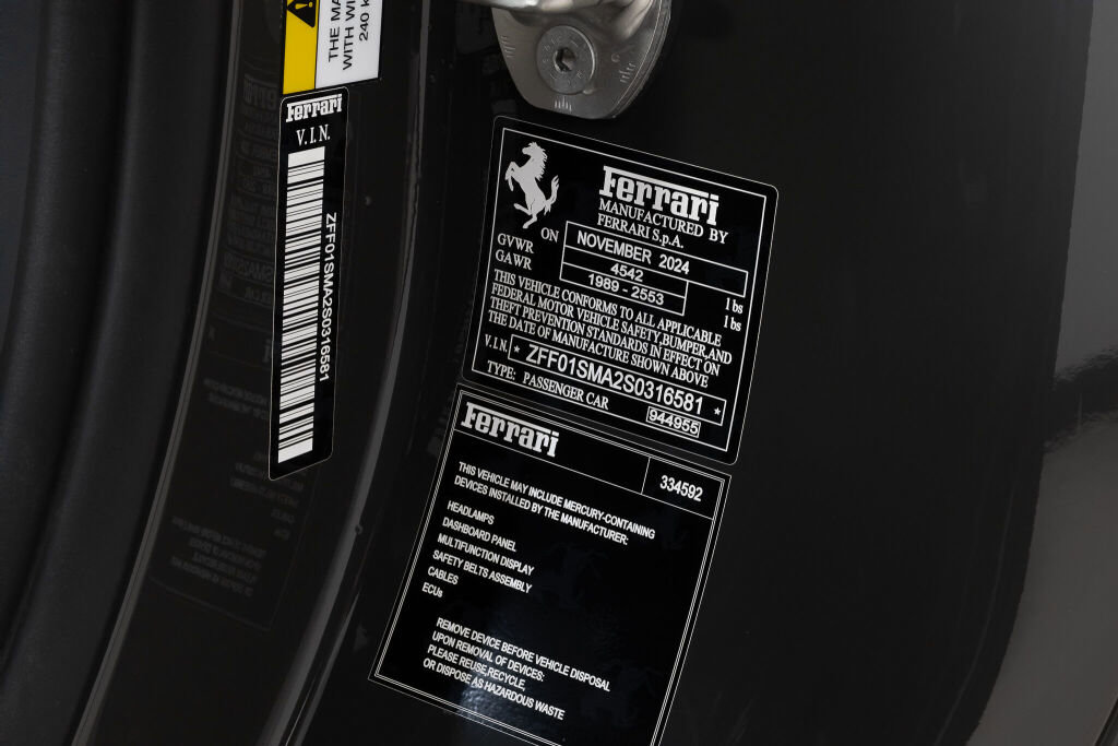 Used 2025 Ferrari 296 GTS image 25