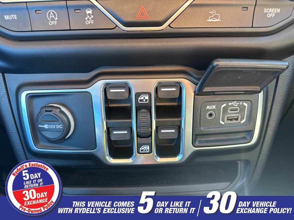 Used 2021 Jeep Gladiator Willys AWD/4WD image 16