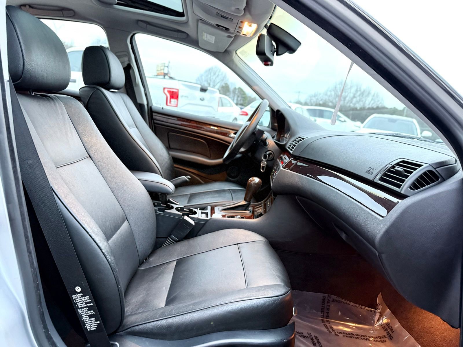 Used 2005 BMW 330xi Sedan image 28