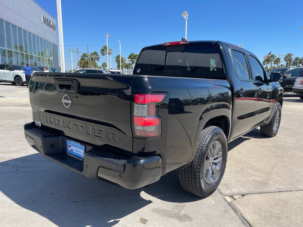 Certified 2025 Nissan Frontier SV image 3