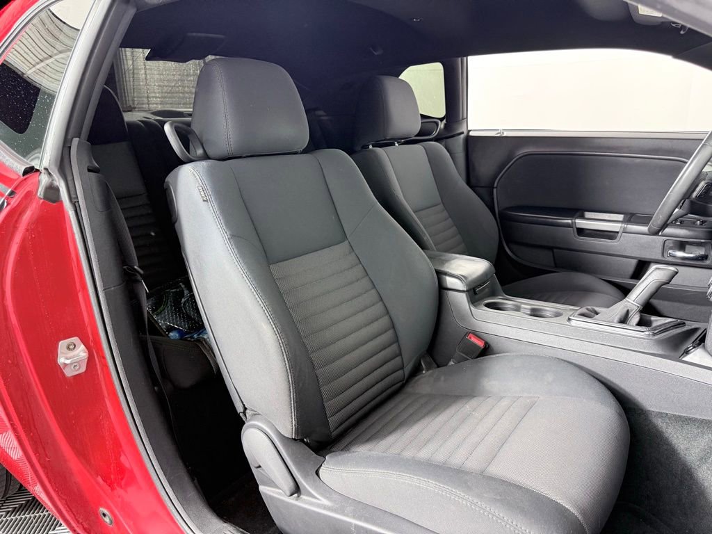 Used 2014 Dodge Challenger R/T image 12