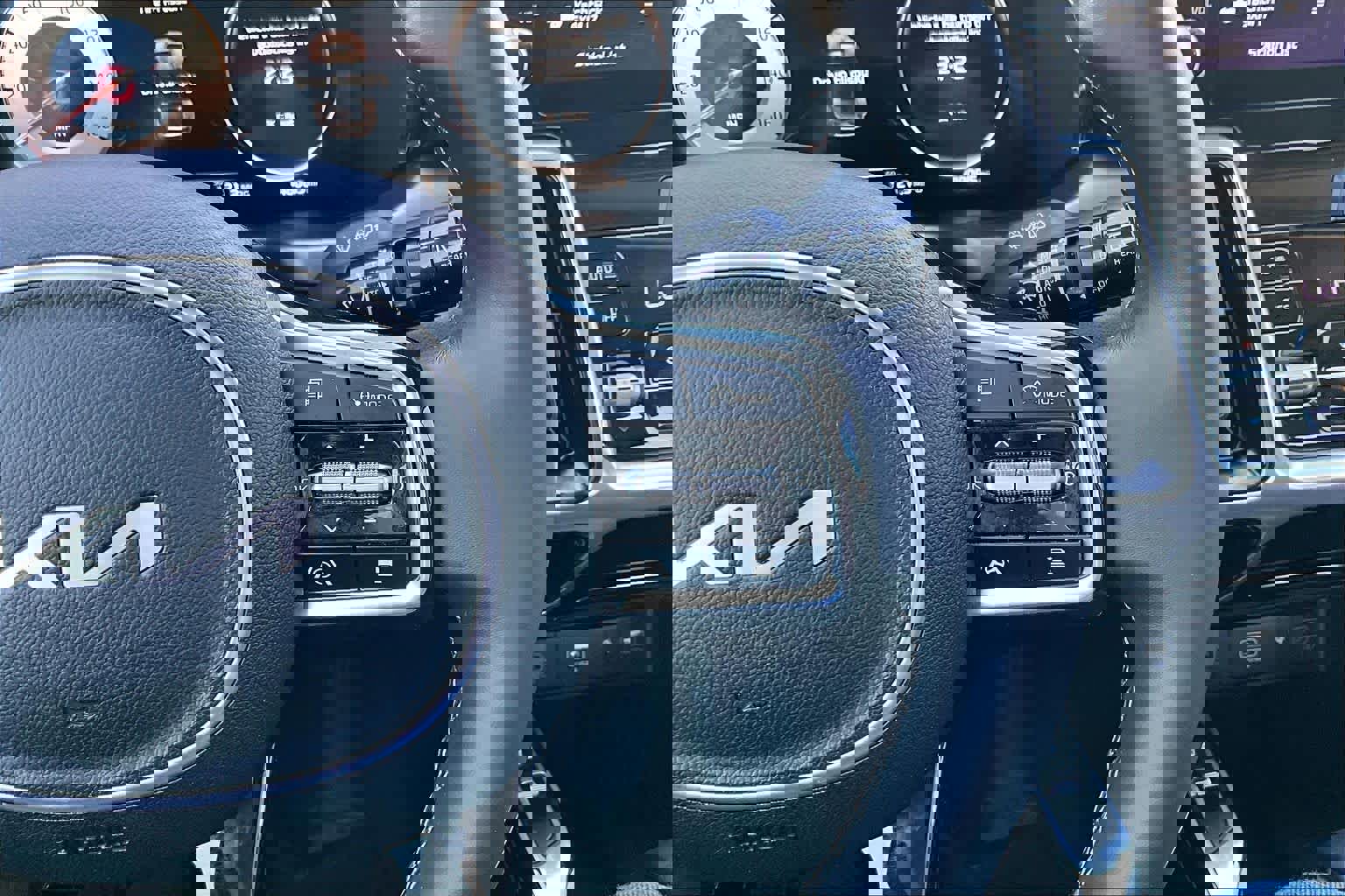 Used 2023 Kia Sorento SX image 25