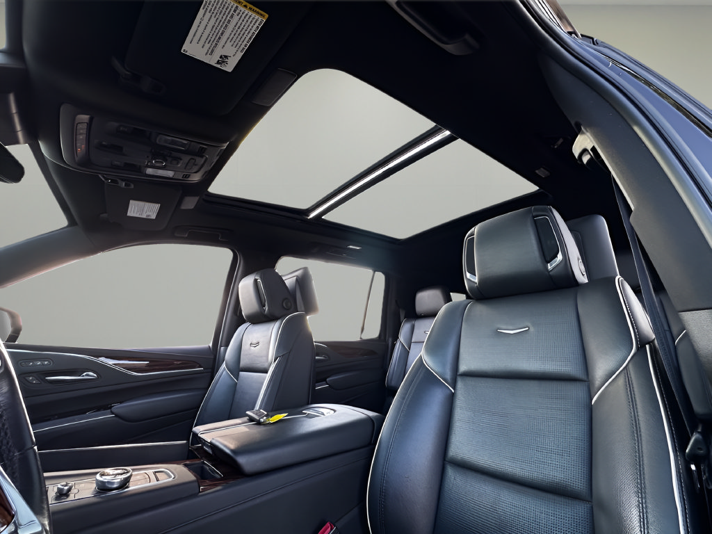 Used 2021 Cadillac Escalade ESV Premium Luxury w/ Driver Assist Tech Package AWD/4WD image 16