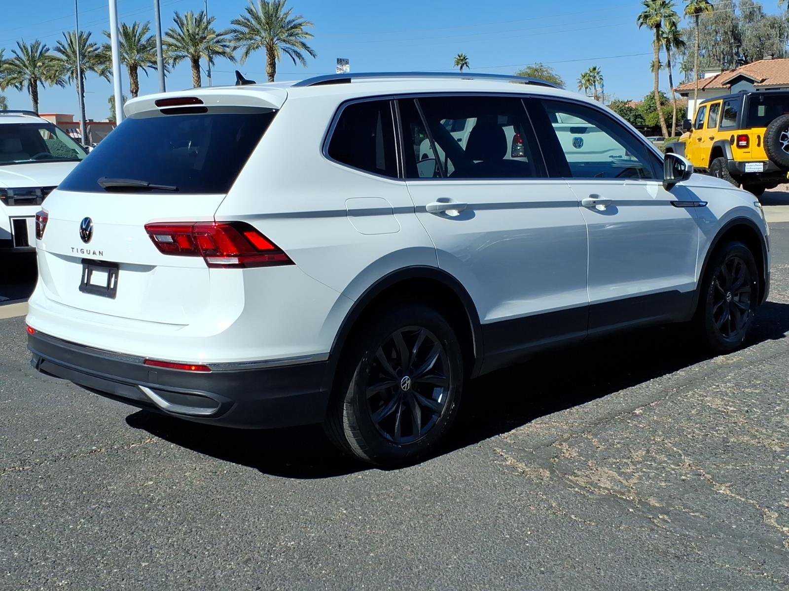 Certified 2022 Volkswagen Tiguan SE image 7