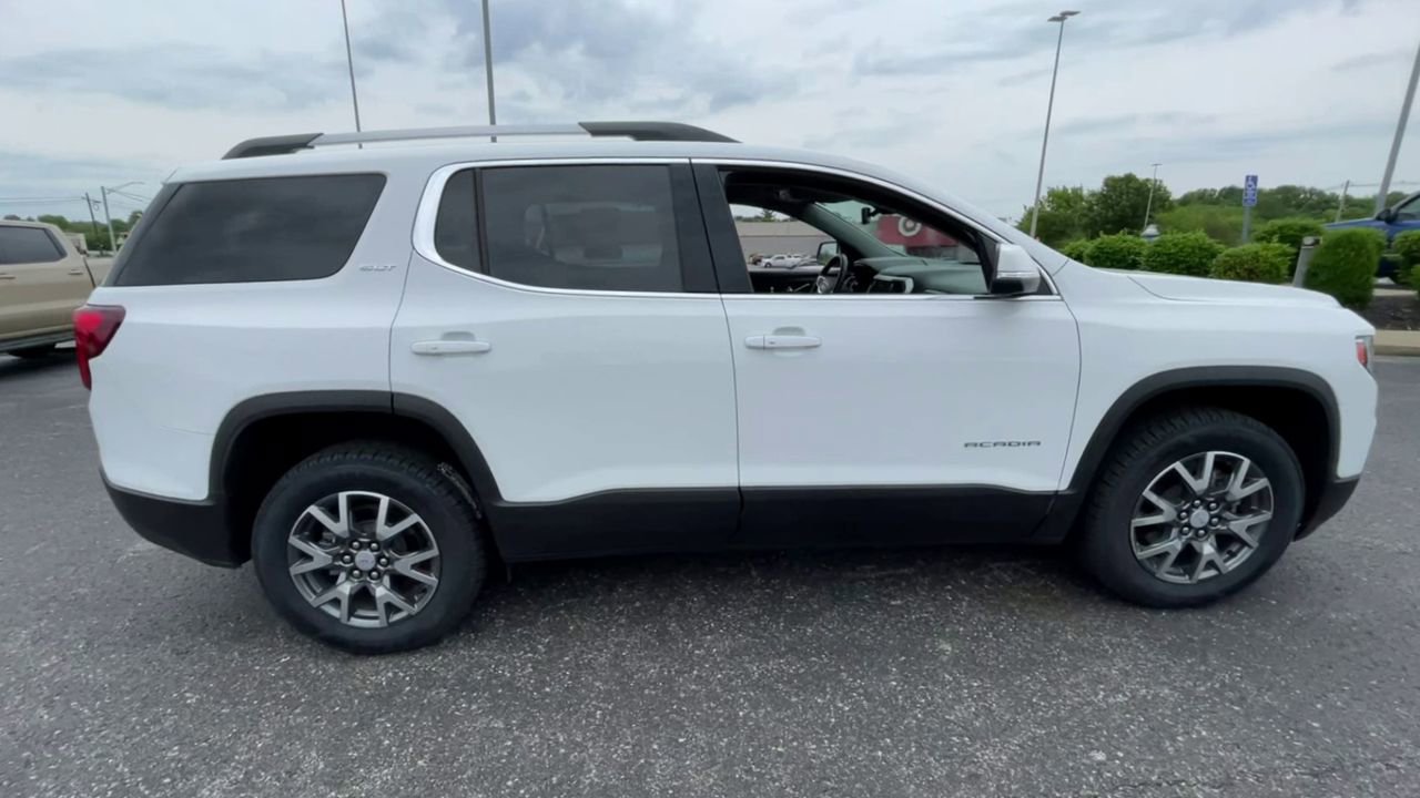 Certified 2023 GMC Acadia SLT w/ Technology Package FWD image 8